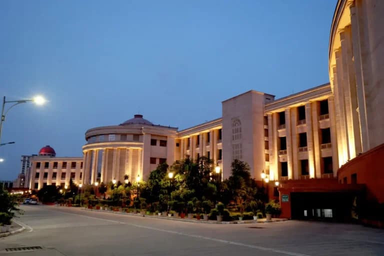 Allahabad High Court Quashes FIR in Alleged Conversion Case, Rebukes Police for 'Vexatious' Action and Orders Immediate Release