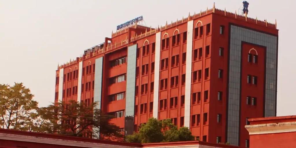 Orissa High Court Orders NOC for Government Doctor: Bar on Sponsored DNB Admissions Held Arbitrary and Unfair