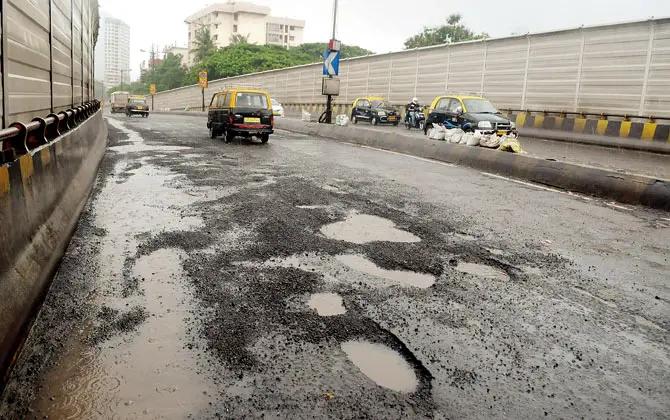 Bombay High Court Slams Civic Apathy, Orders Accountability Over Pothole Deaths and Poor Road Maintenance Across Maharashtra's Municipal Corporations