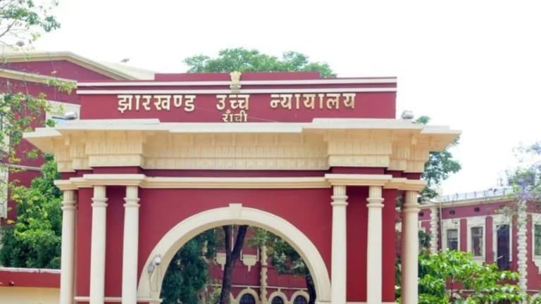 Jharkhand High Court Upholds Relief for Former Education Officer, Says Dismissal Disproportionate to Charges After 31 Years of Unblemished Service
