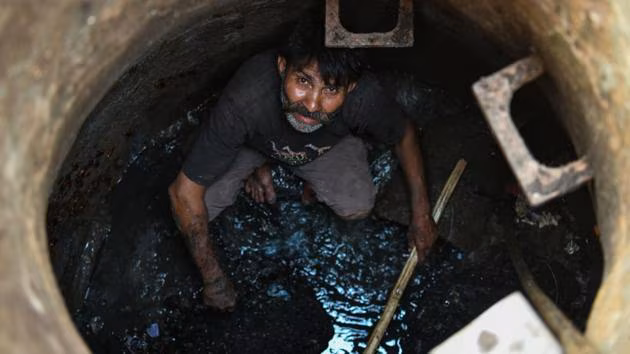 Karnataka High Court Urges State to Regulate STPs, Address Manual Scavenging Deaths