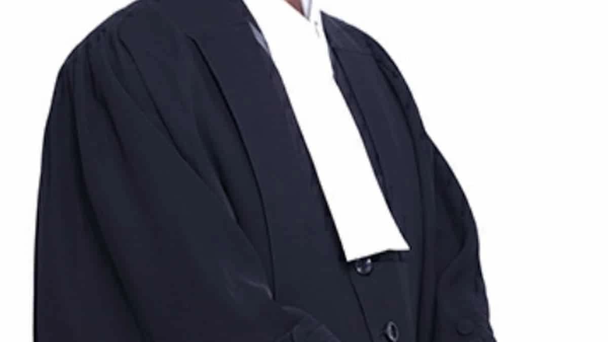 Advocate Disrupts Court Proceedings, Karnataka High Court Sentences One-Day Imprisonment And ₹2k Fine