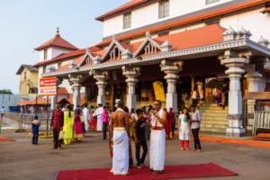 मंदिर की बंद सीढ़ियाँ, जली लाश और चुप्पी का सच: दिल्ली कोर्ट ने पुजारी दंपति को हत्या का दोषी ठहराया